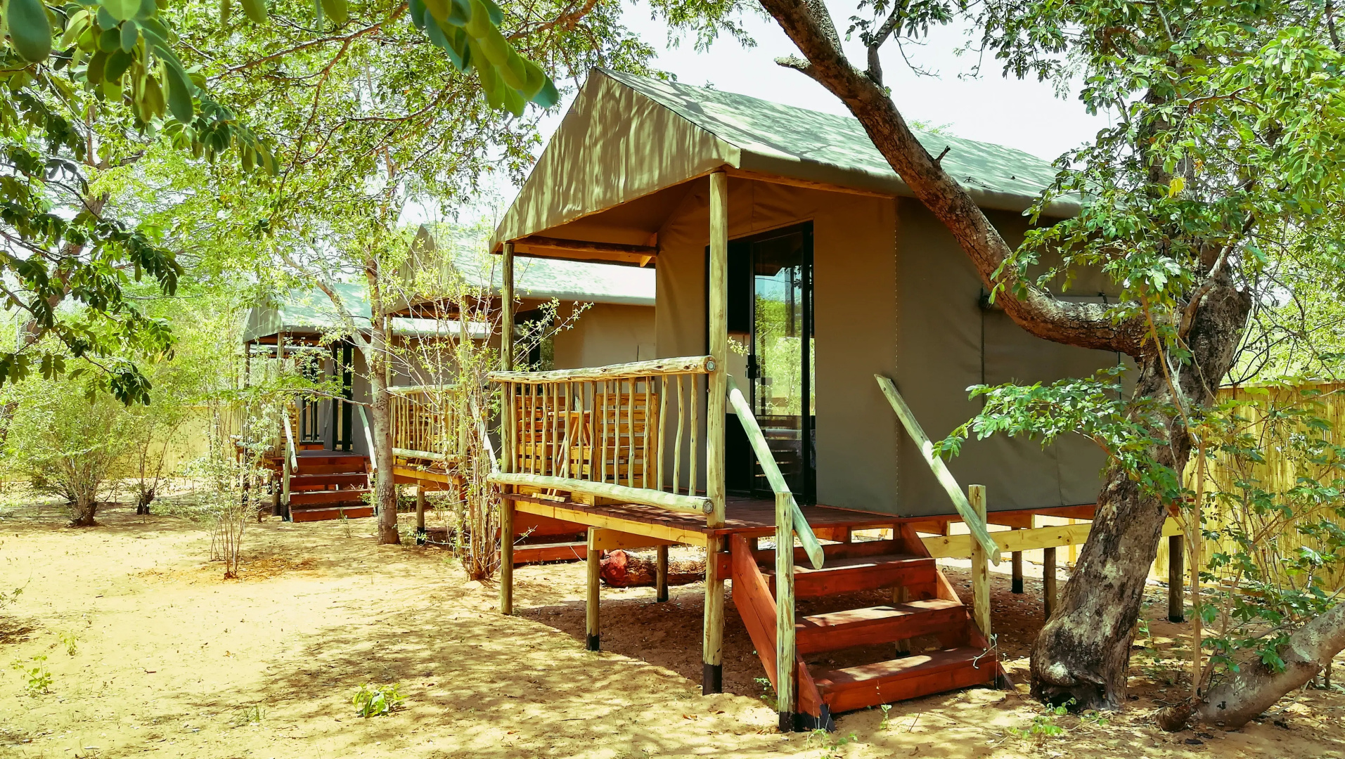 Хостел Elephant Trail Guesthouse and Backpackers