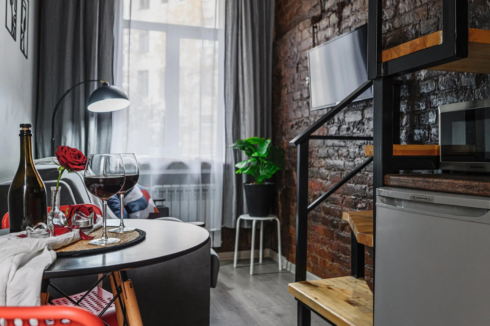 Квартира двухуровневый лофт в центре Петербурга