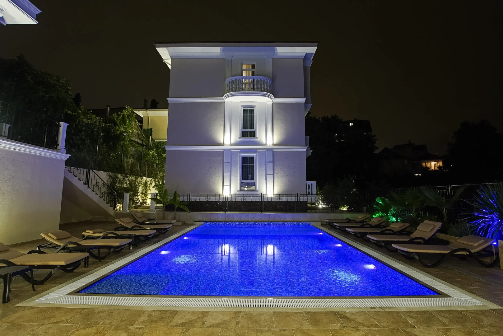 Гостевой дом The White Residence