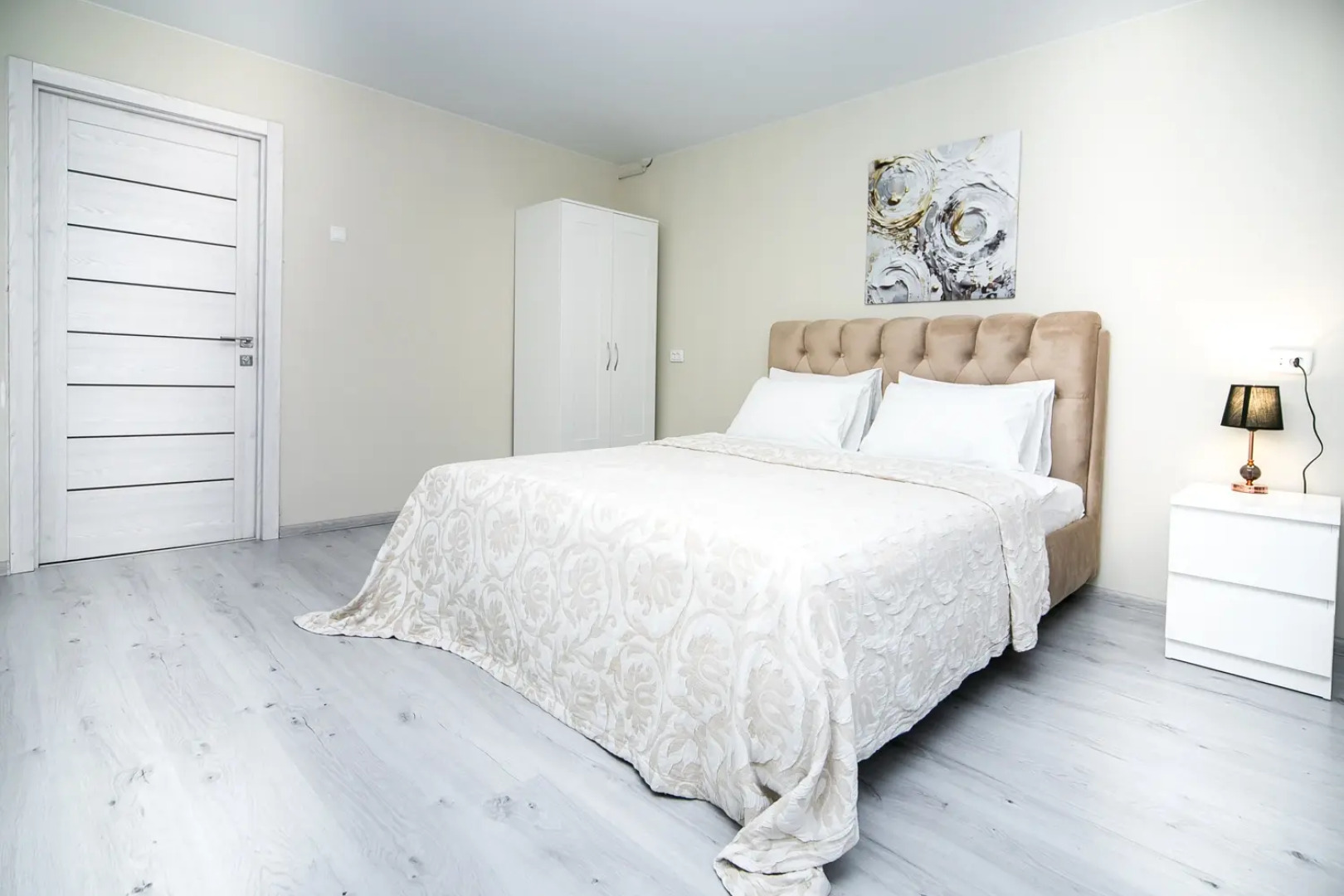 Апартаменты 4 комнатные Немига 6 Центр!