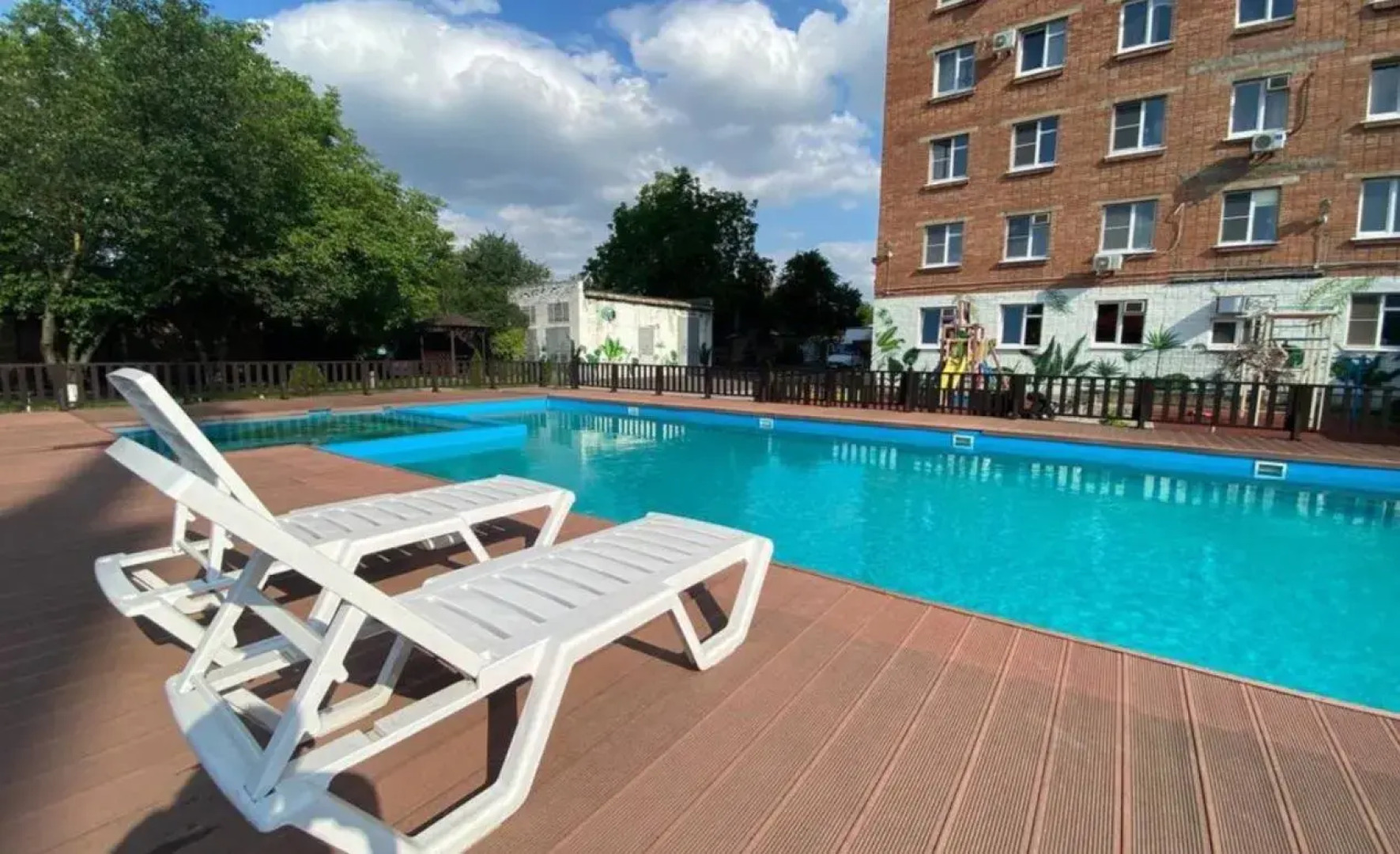 Апартаменты Эль Апарт на Содружества 66/110