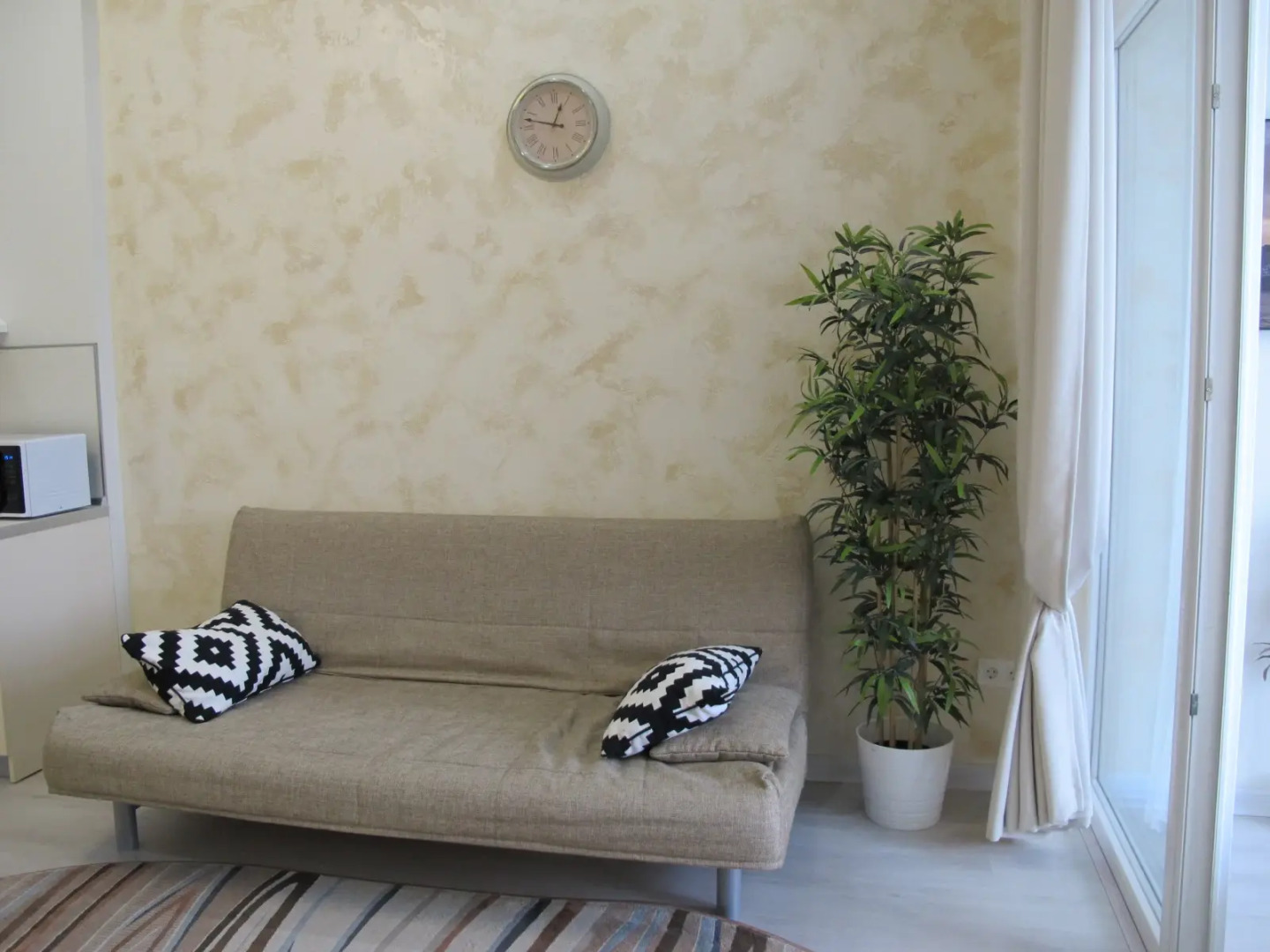 Апартаменты бульвар Надежд 6/2