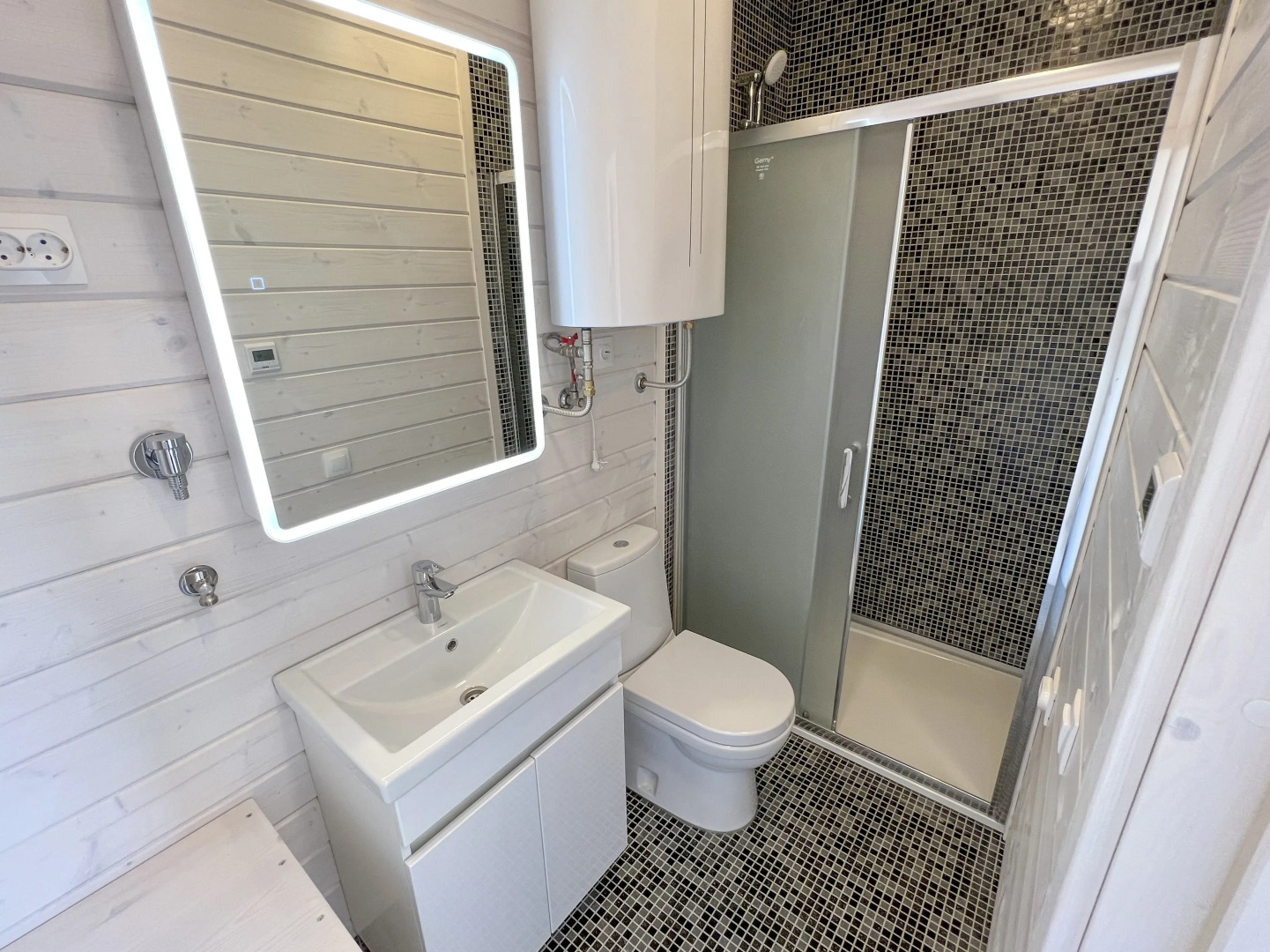 Коттедж Черничный Склон Silver House