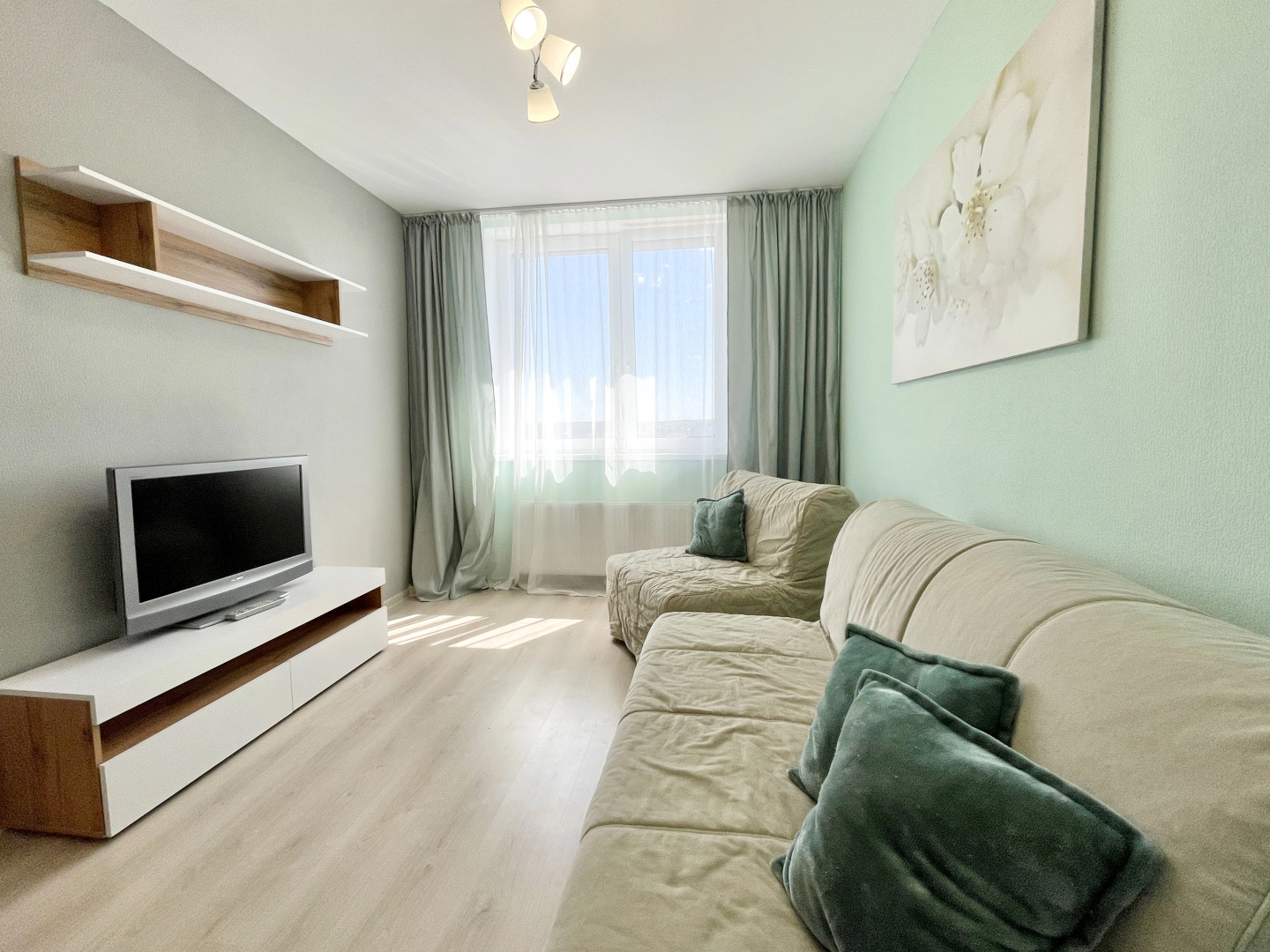 Апартаменты Chicago Aparts на Чемпионов 1 мкр. Солнечный