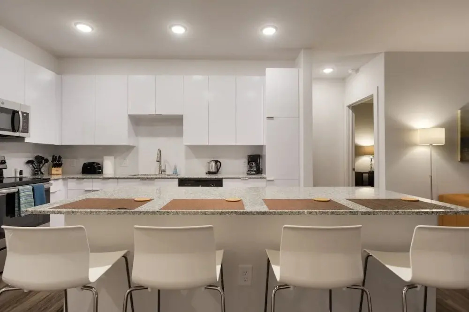 Апартаменты Spectacular Apartments by BCA Furnished