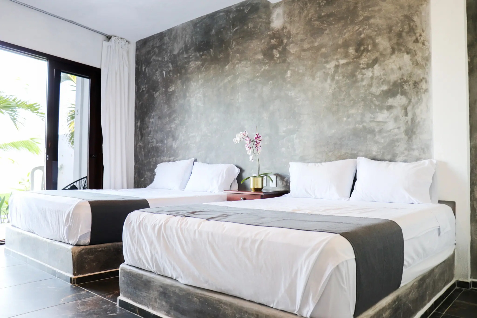 Отель Lunazul by Rotamundos