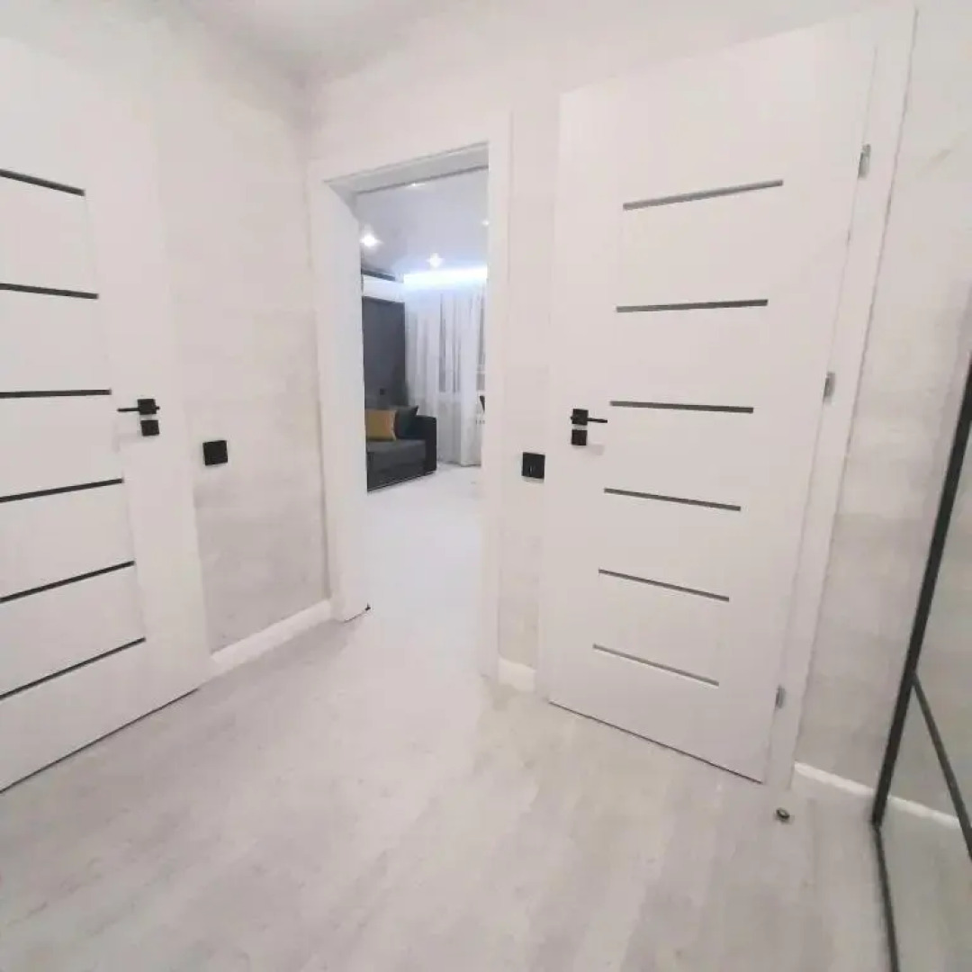 Апартаменты Трёхкомнатный Люкс, центр, площадь Победы, Черняховского 10А, Колибри#10А