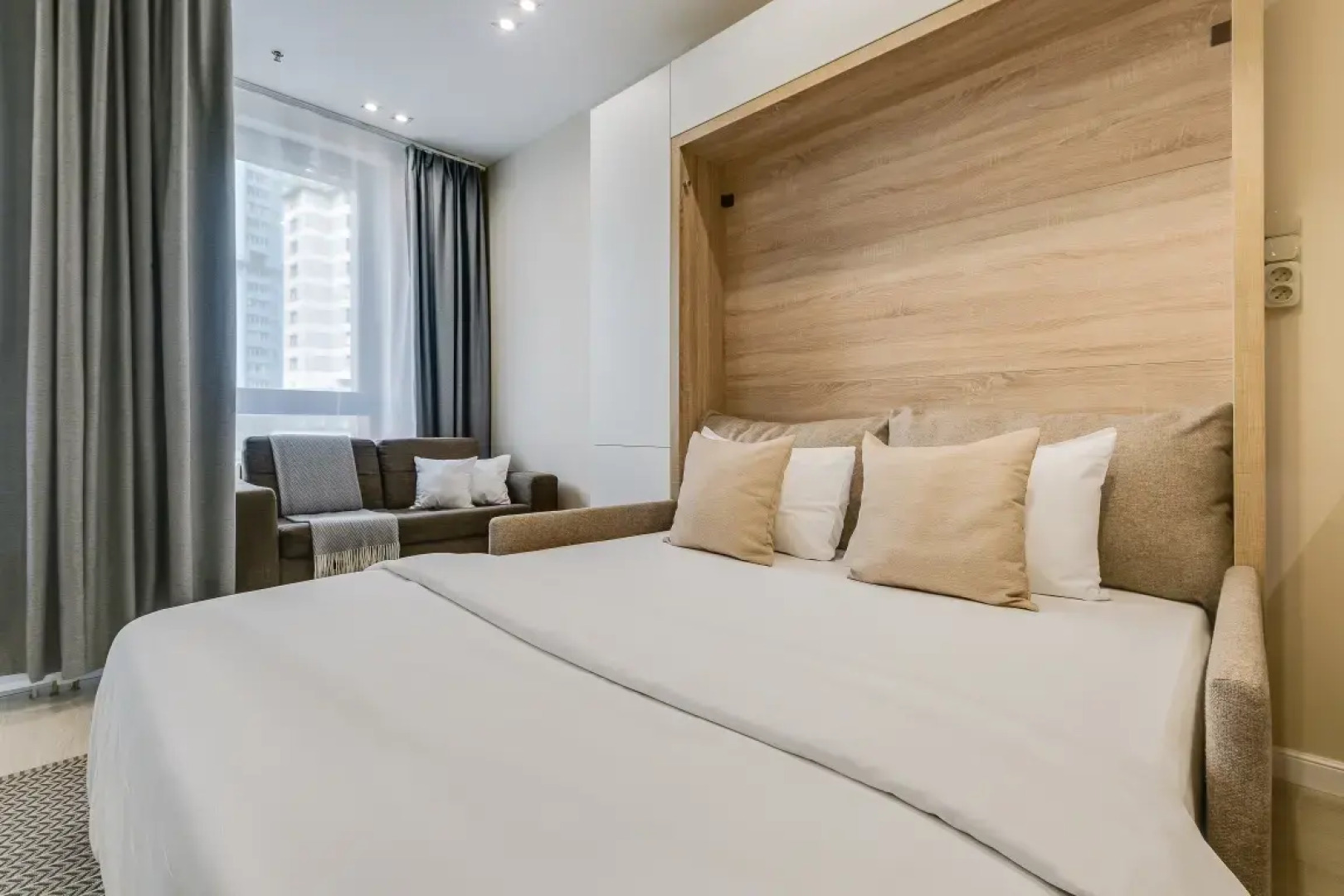 Апартаменты Премиум с Балконом и Видом на Город Business Apartments