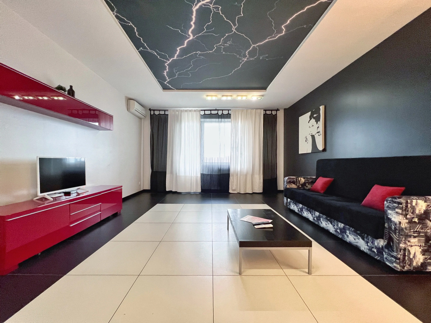 Апартаменты Granada Шикарные Двухкомнатные Апартаменты в Центре Района ГГМ!