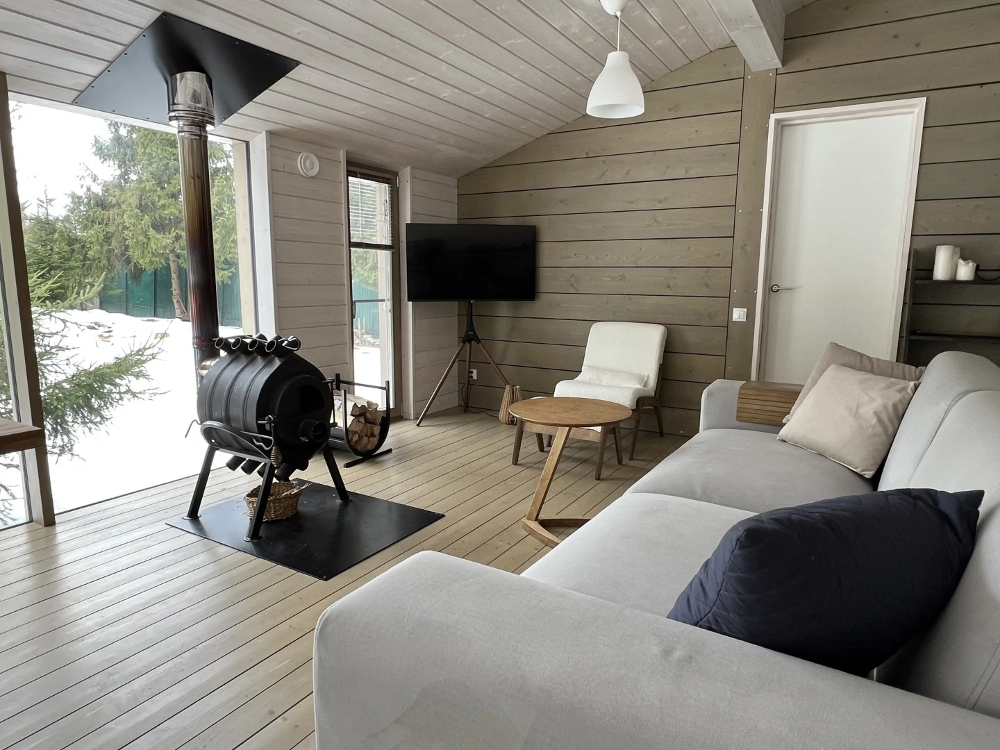 Частный дом Дом в лесу