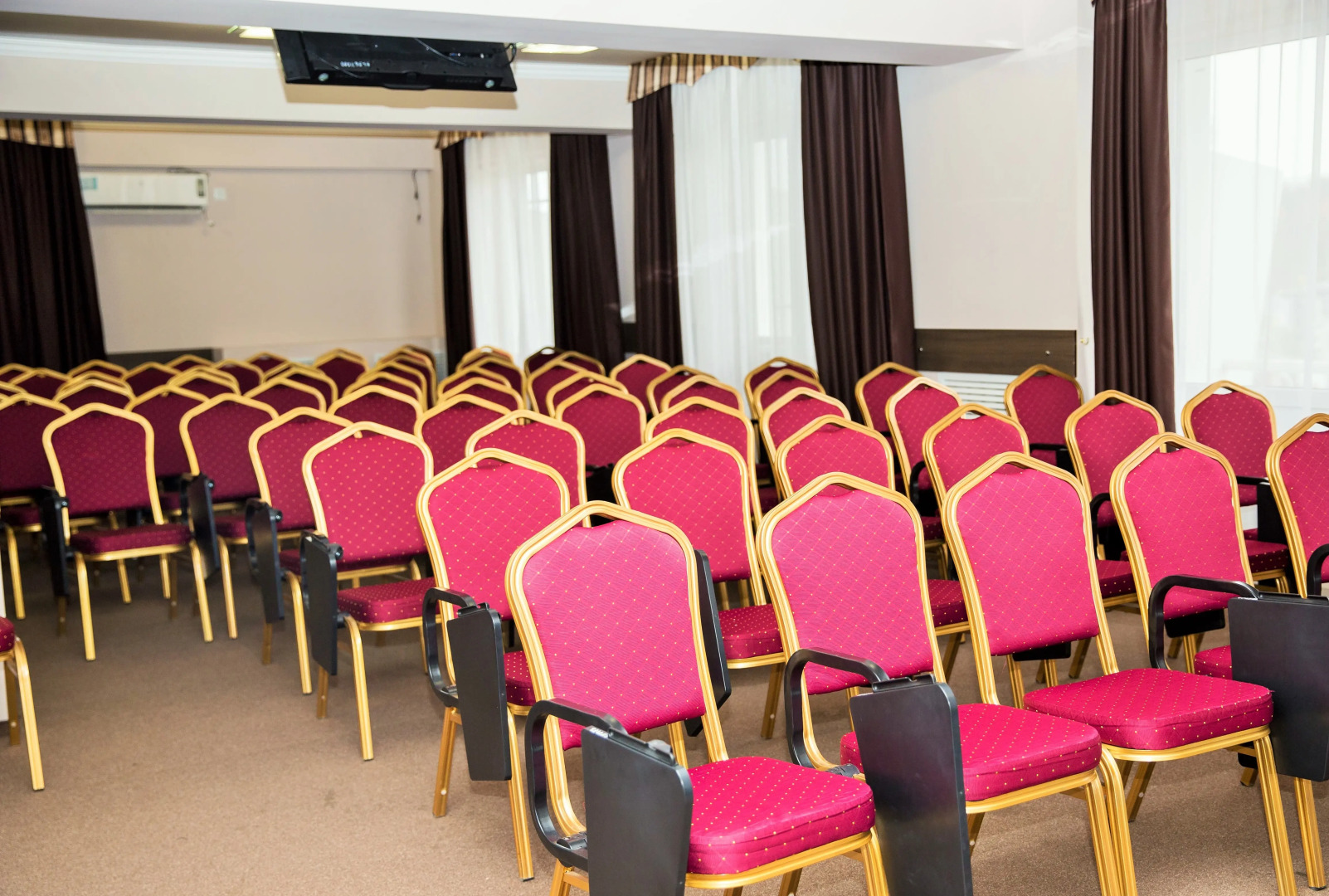 Санаторий Курортная Поликлиника им. Н.И. Пирогова с Пансионатом с Лечением Искра