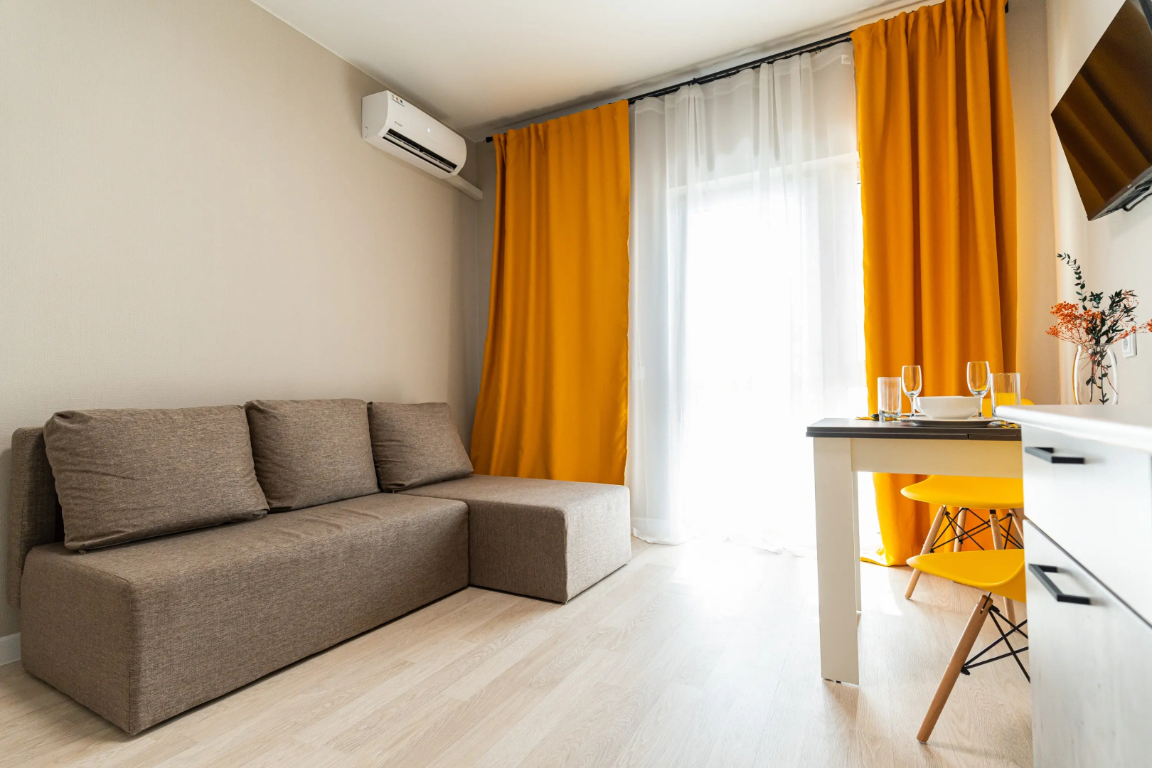 Апартаменты с Дизайнерским Ремонтом в Южном Районе Новороссийска от LetoApart