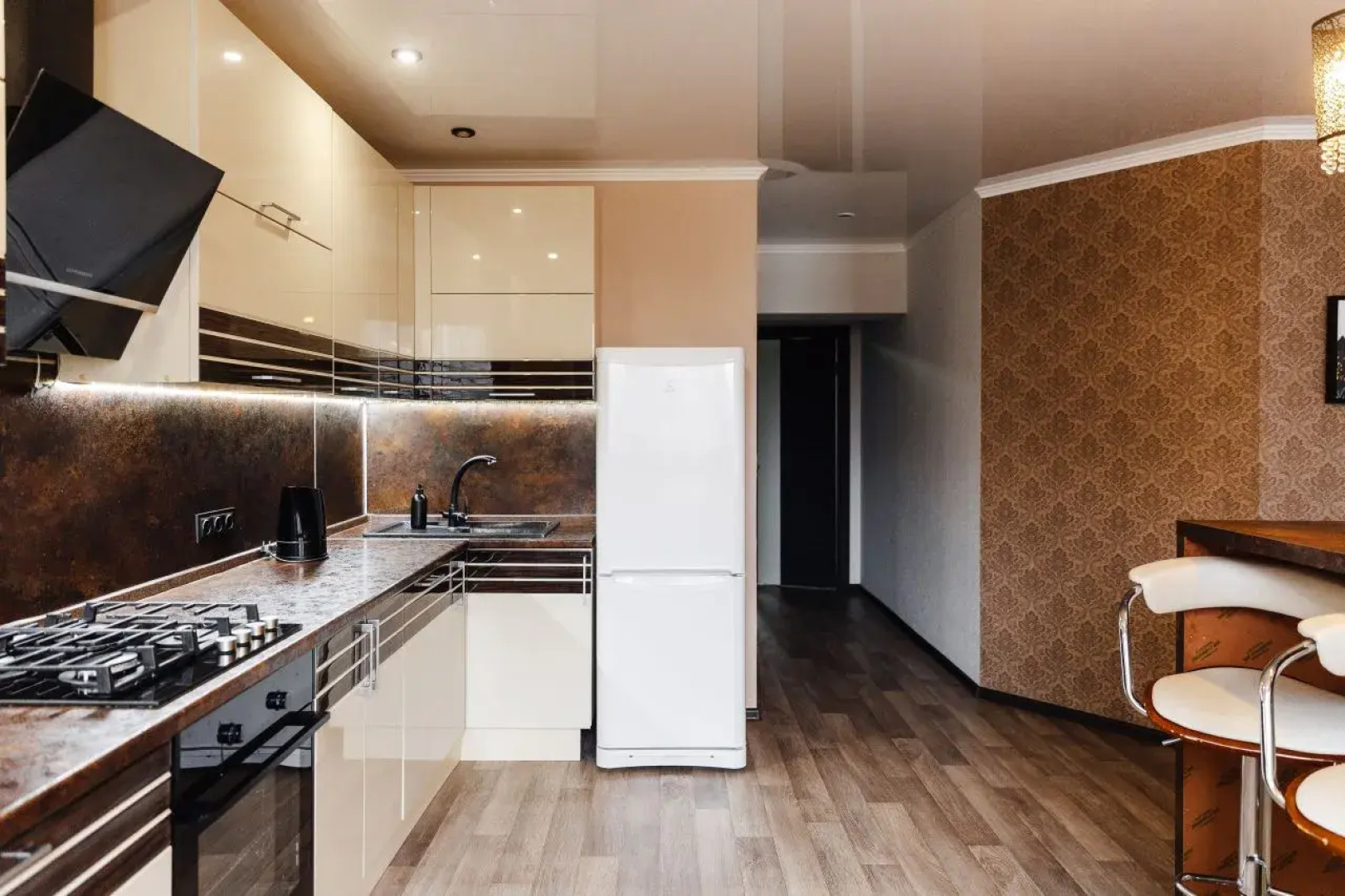 Lux  Apartments
