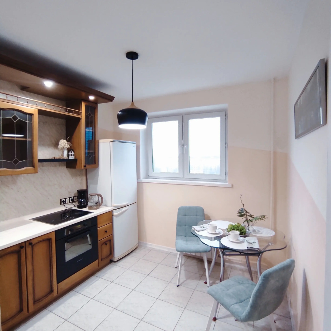 Апартаменты Просторная Двух Комнатная Квартира с Парковкой во дворе