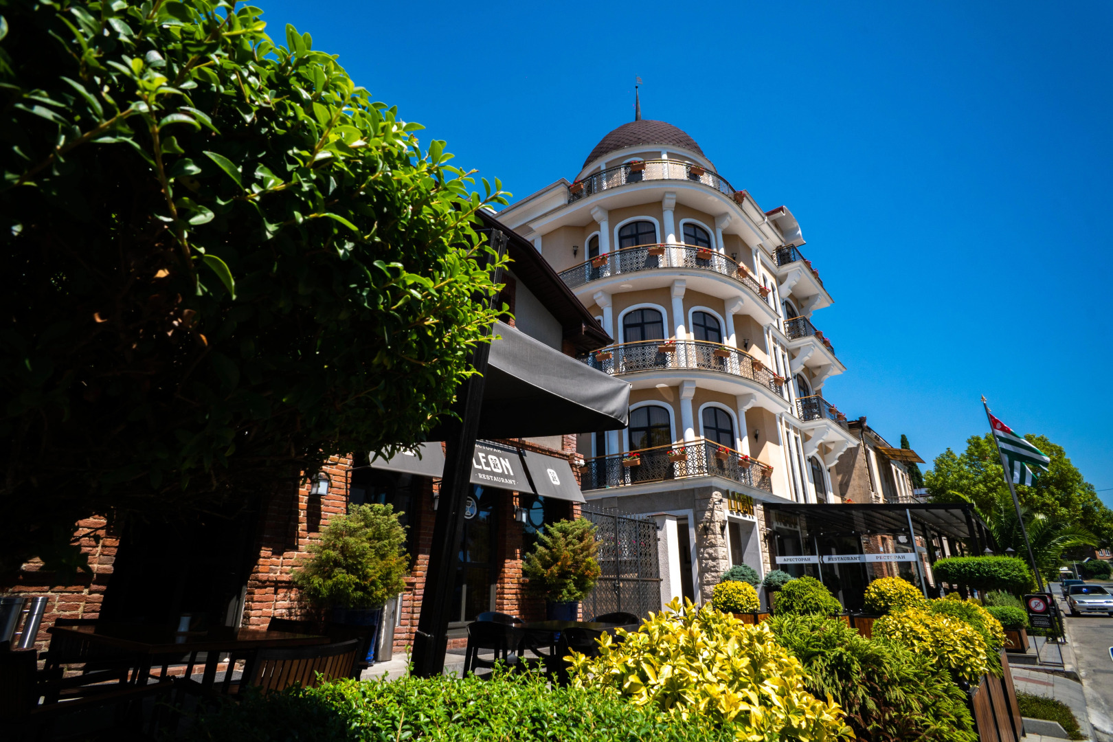 Отель Leon Boutique Hotel 4