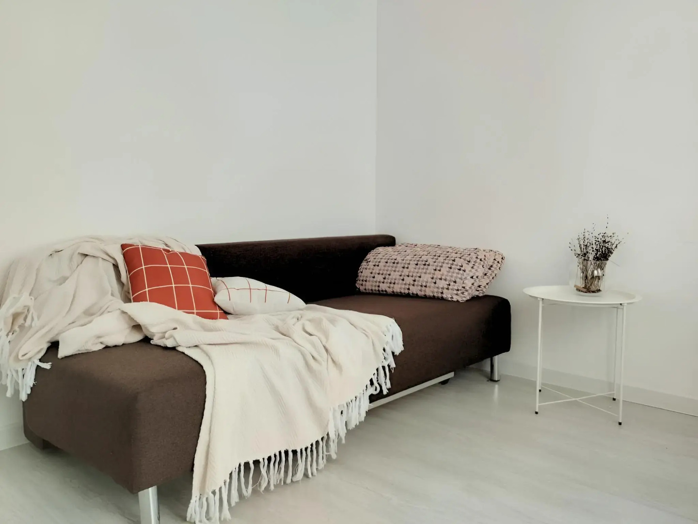 Квартира Двухкомнатная с Балконом и Красивым Видом