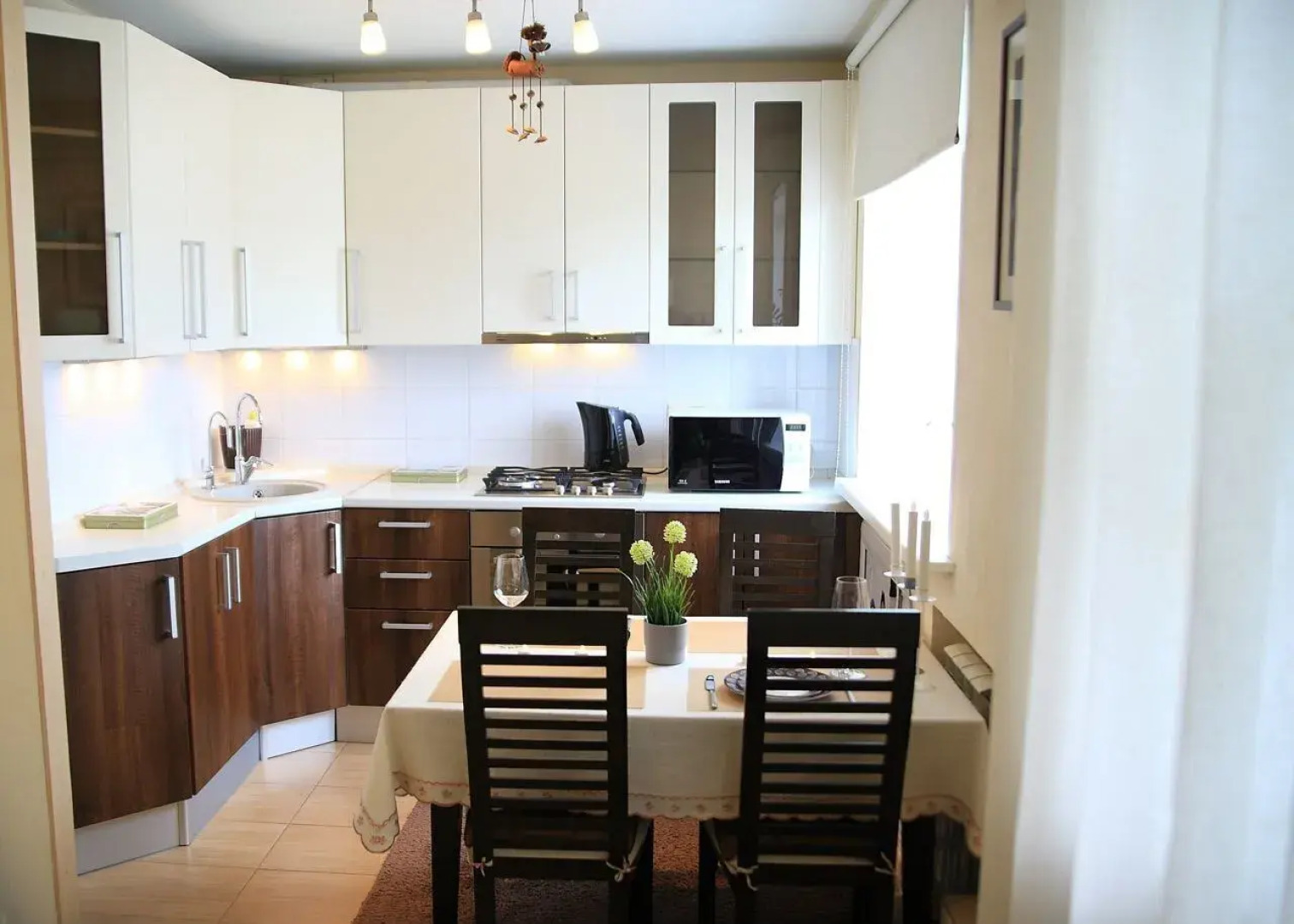 Квартира Уютная Двухкoмнaтная c Прекраcным Видом из Окна