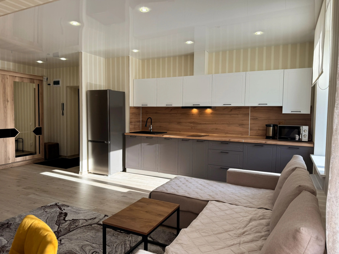 Квартира 2-комнатная на Октябрьской 3