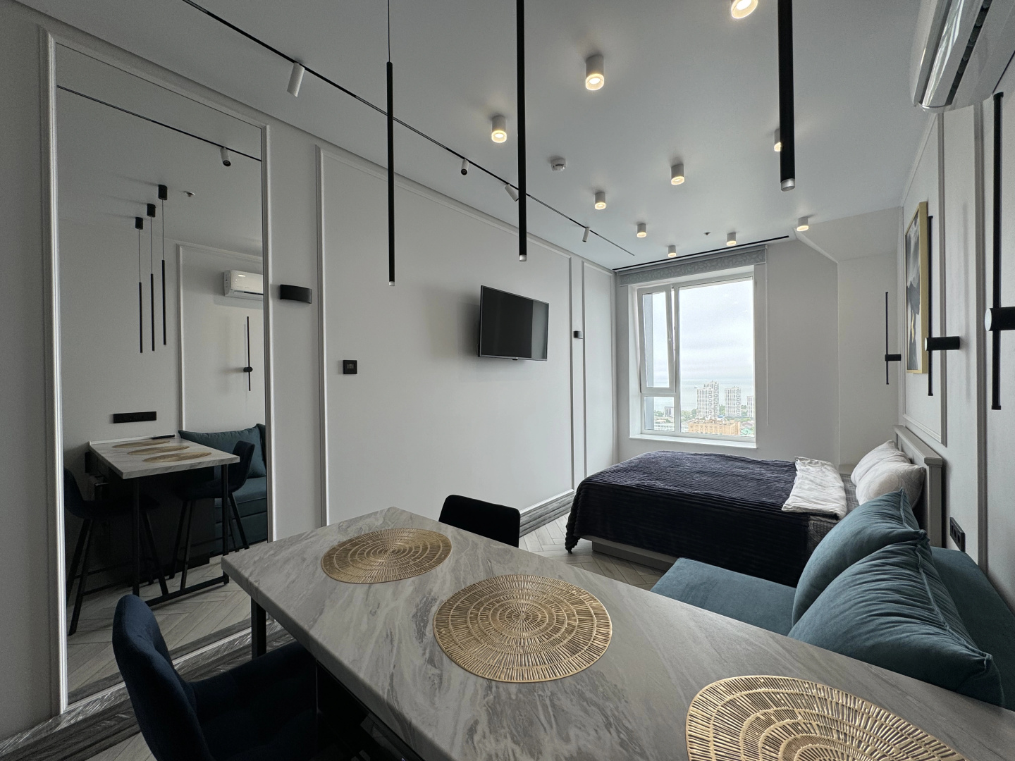 Апартаменты Central Place Apartment