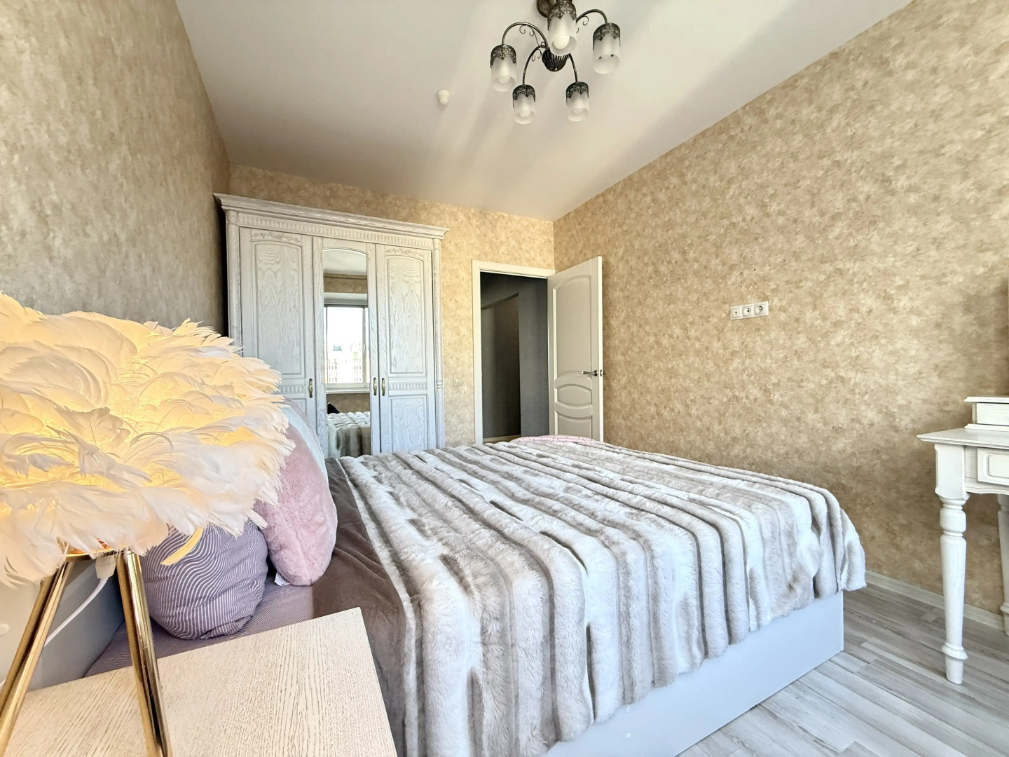 Апартаменты Шикарные трёхкомнатные в центре города вблизи Мамаева Кургана