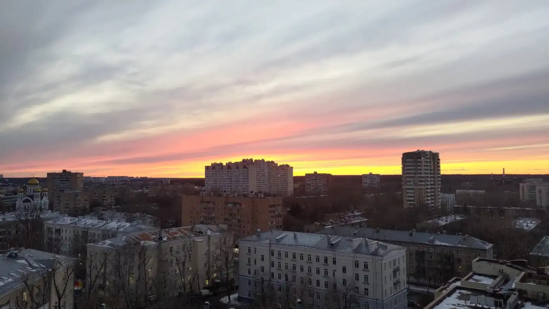 Жилое помещение 2-к квартира у метро Молодежная с яркими закатами