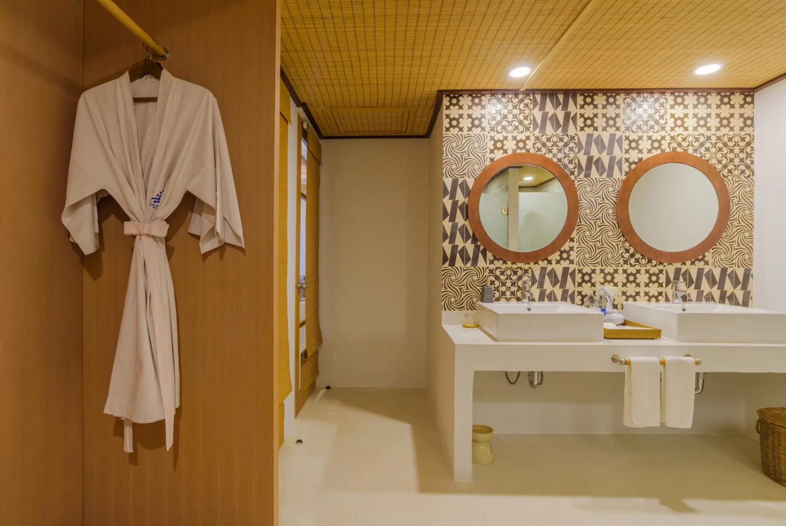 Курортный отель Paradise Beach Resort by Variety Hotels