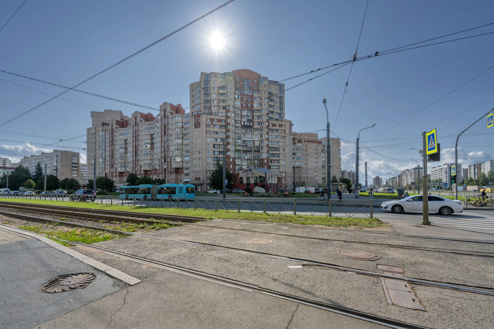 Квартира Просторная с зоной отдыха на балконе последнего этажа с видом на тихий двор