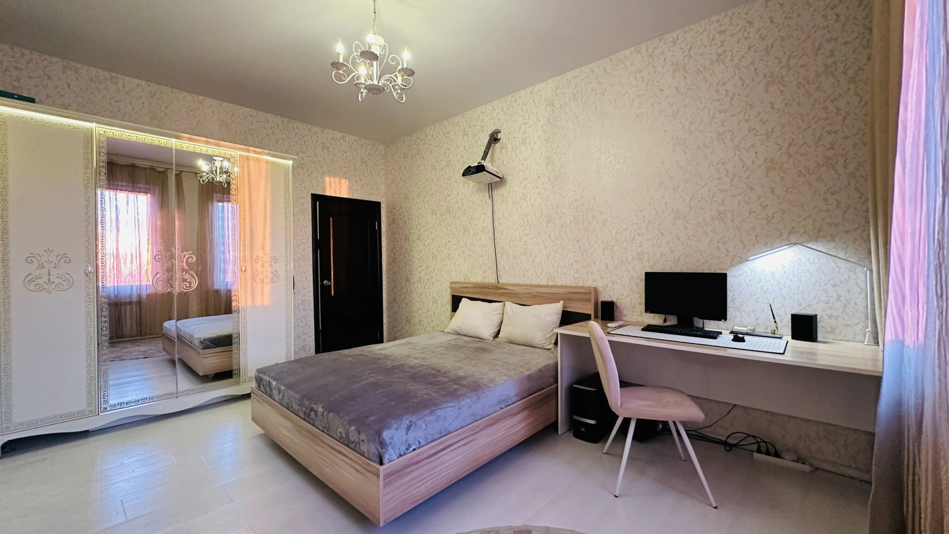 Квартира 3х комнатная с панорамой центра, 11 этаж