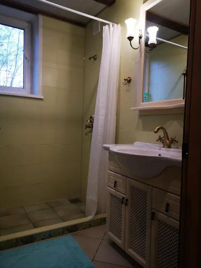 Шале  Изба Николаича