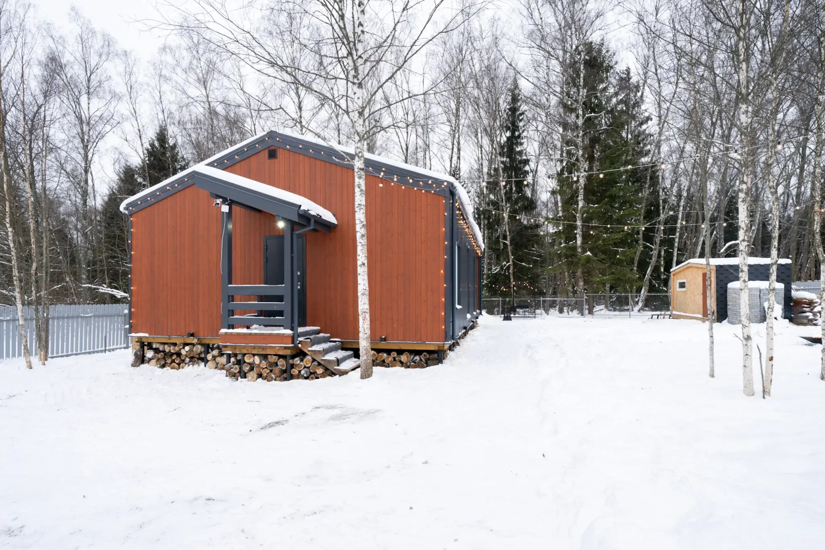 Частный дом У леса