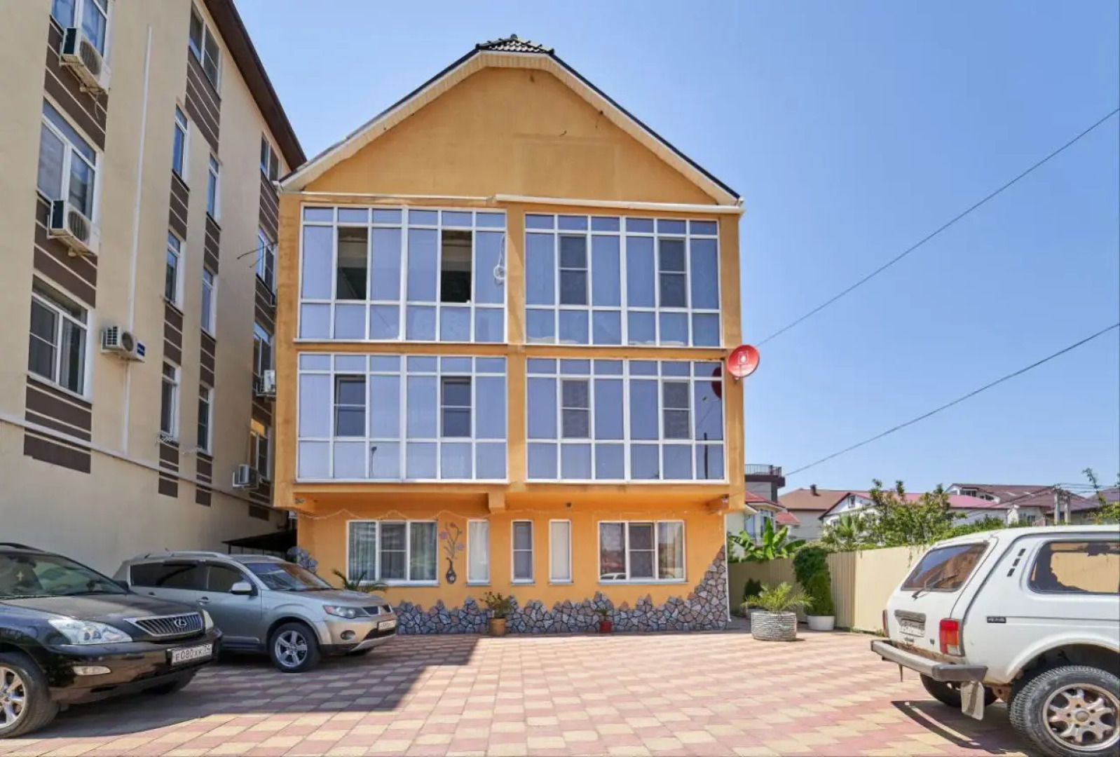 Апартаменты 2-х Комнатные на Перелетной