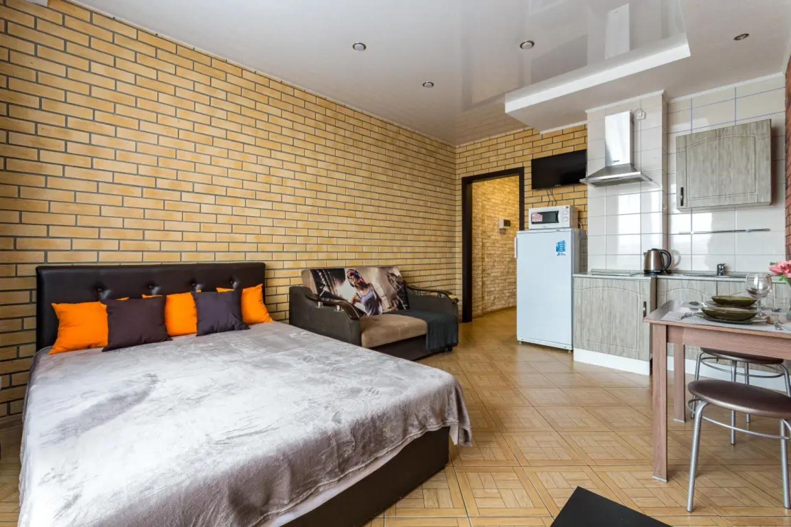 Апартаменты Глобус на Крестинского 35 (5)