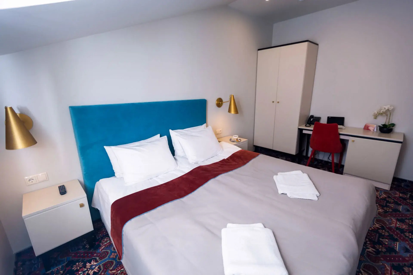 Отель История