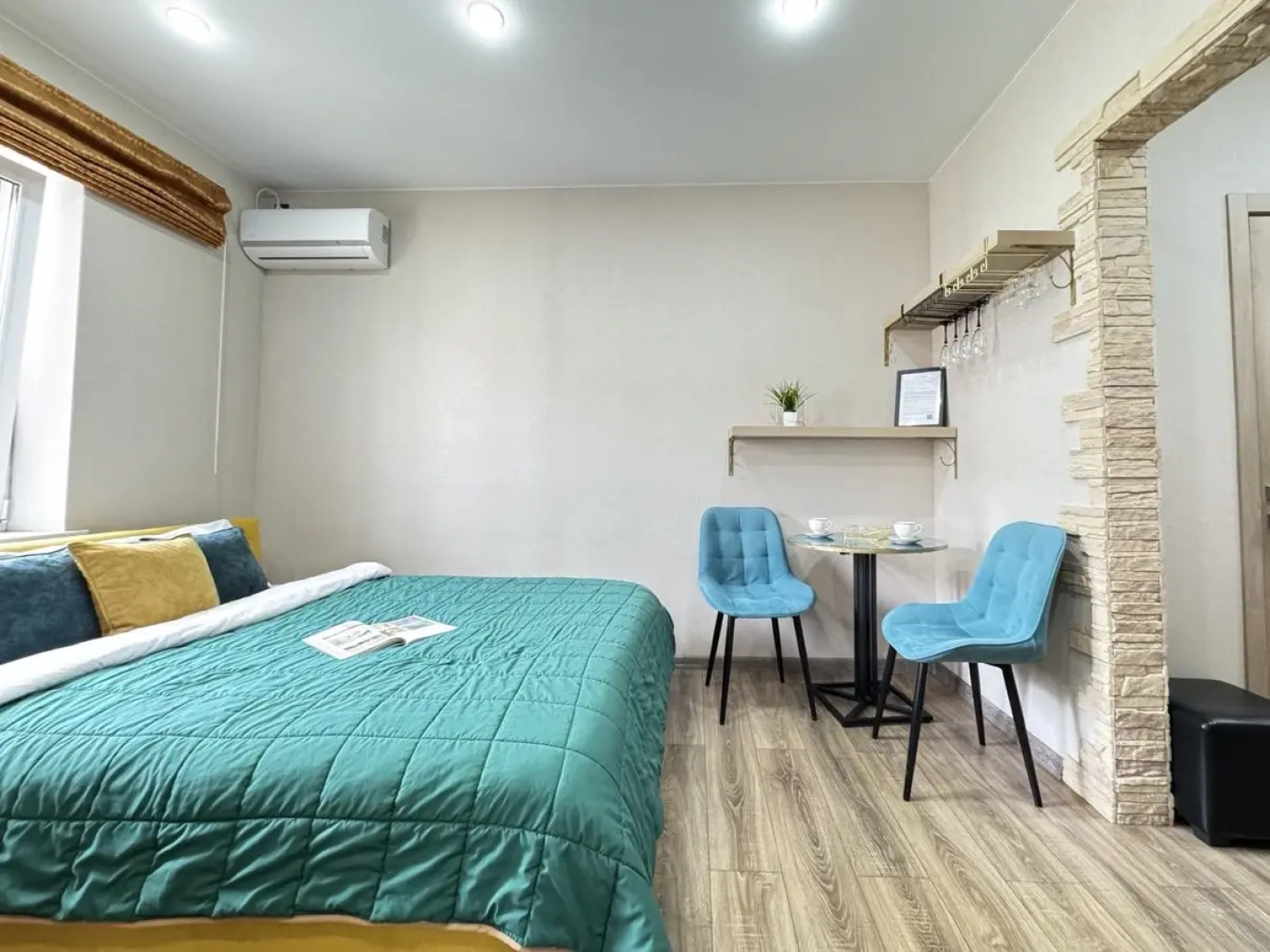 Квартира Яркая Студия на Улице Университетская Набережная 62