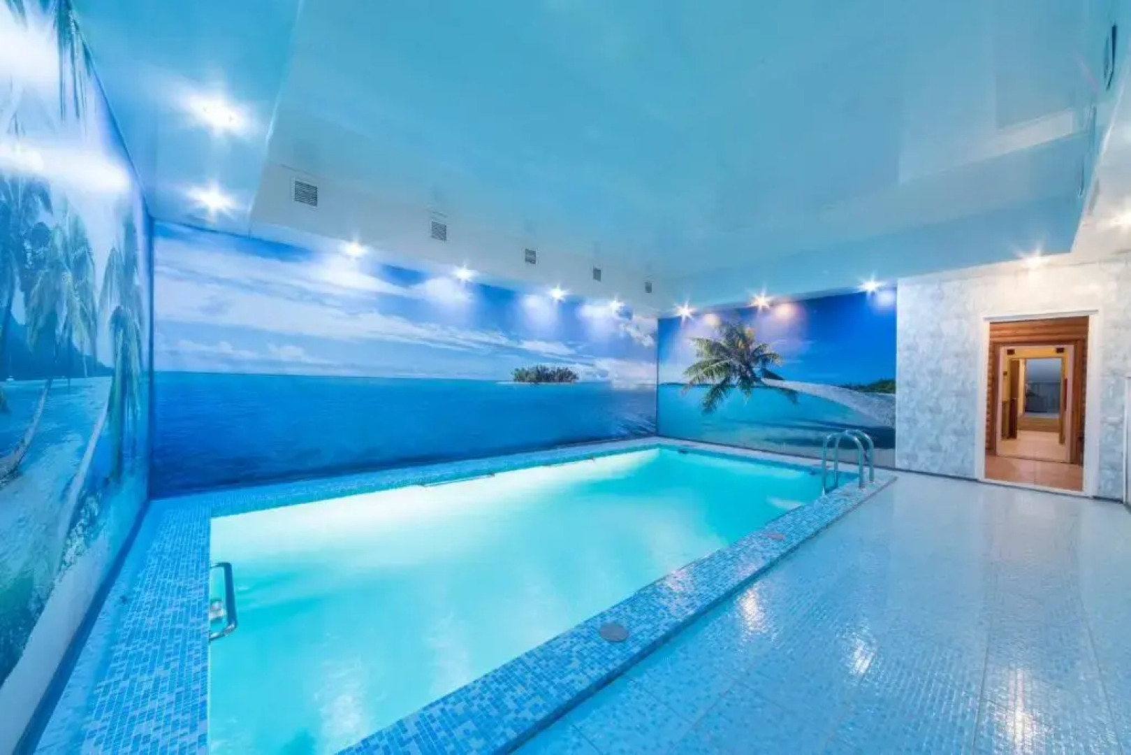 Гостиничный комплекс История