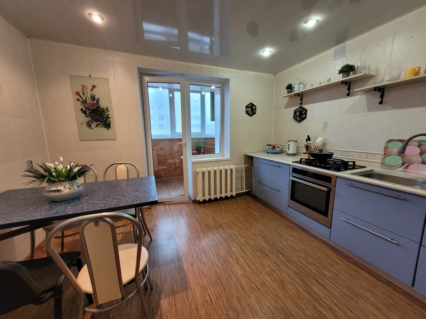 Апартаменты на Фрунзе в центре Размещение до 10-ти человек