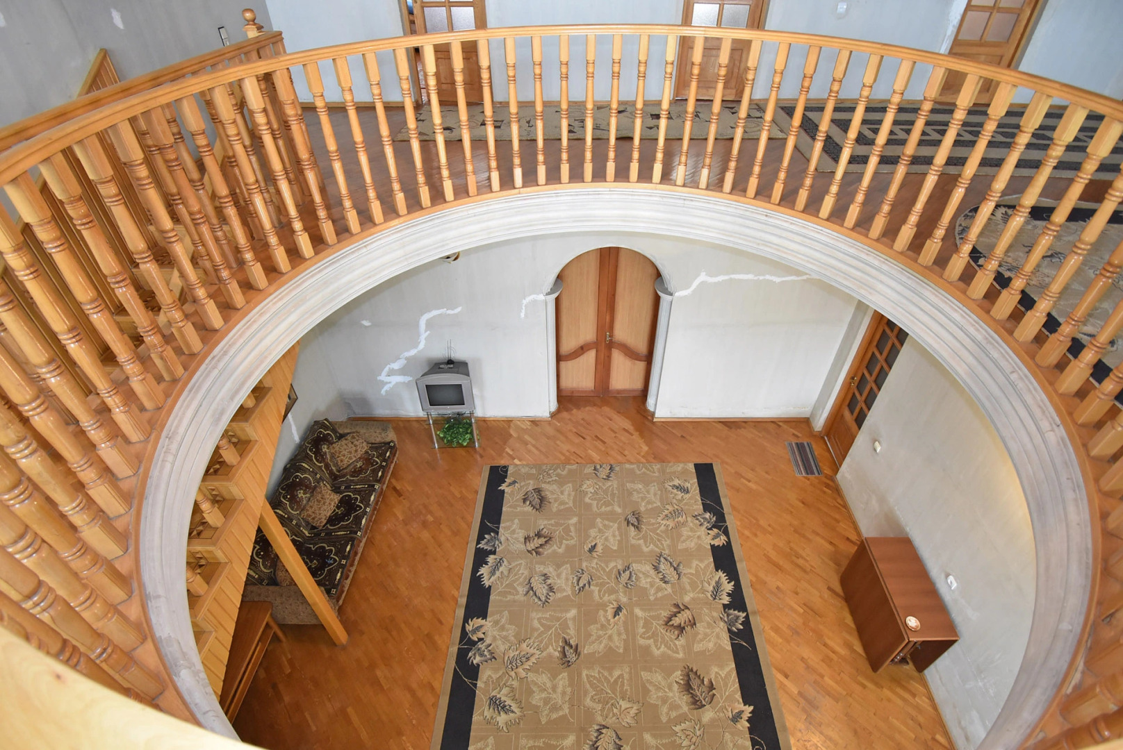 6 комнатный особняк с видом на сад