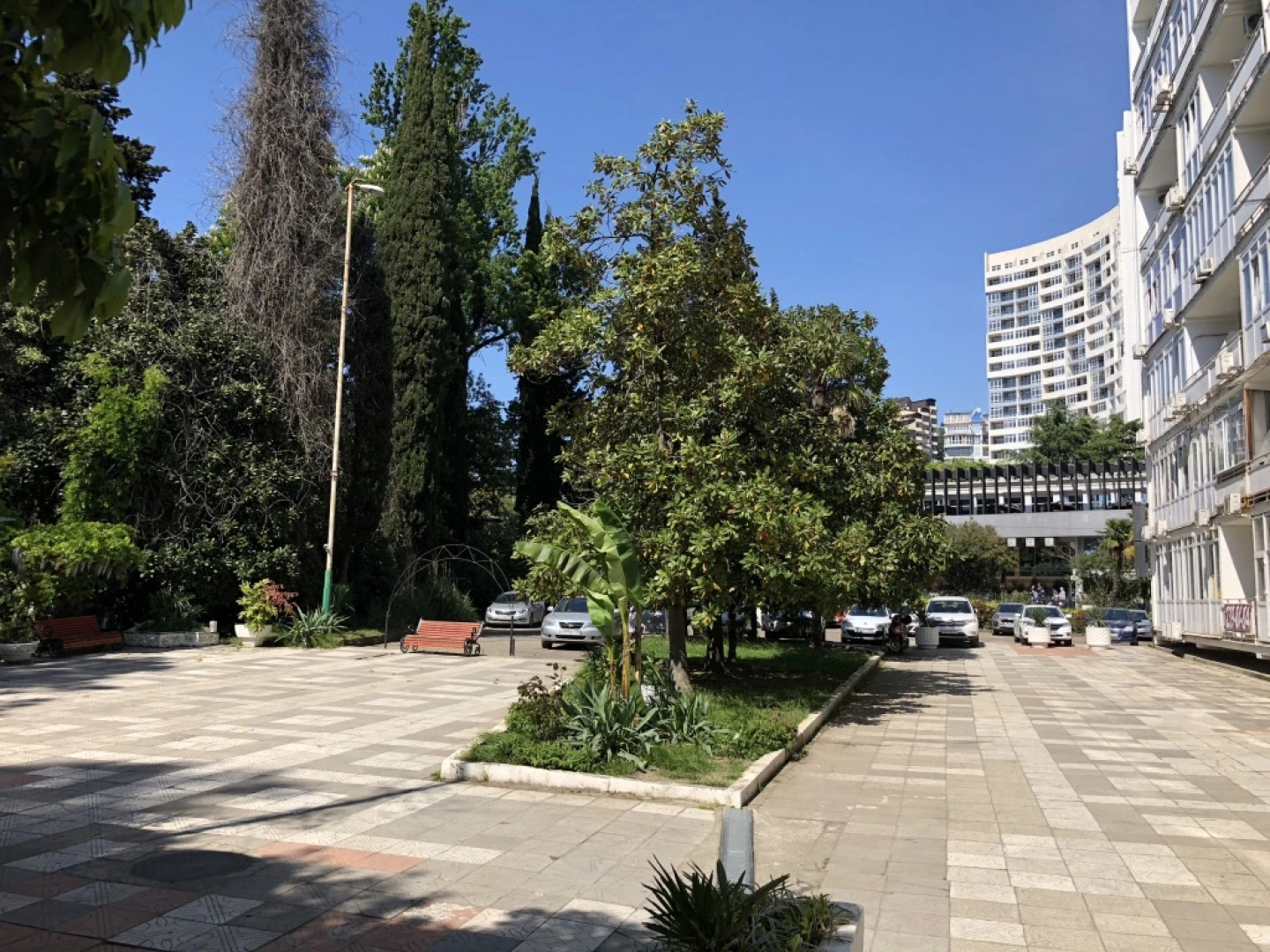 Апартаменты Светлана-Центр у моря с видом на сквер и центр