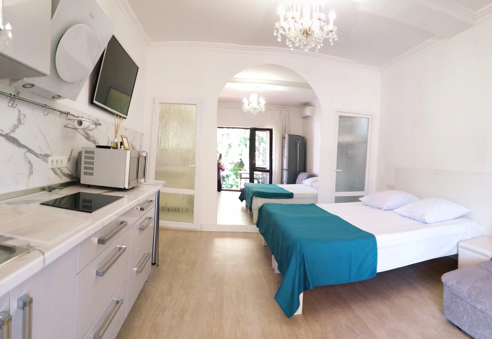 Апартаменты Белый Люкс в Центре Ялты