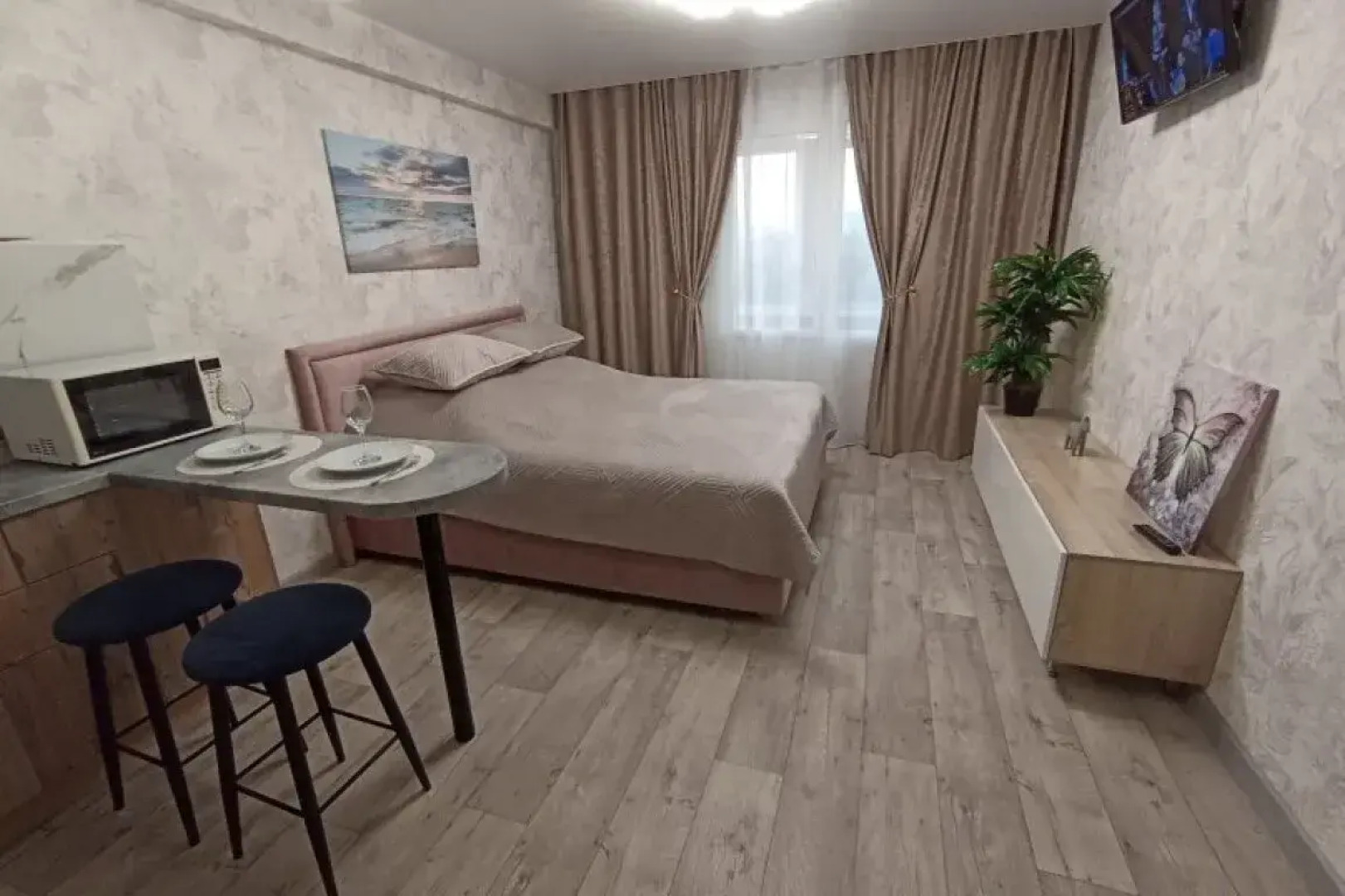 Апартаменты современные сети «Все в гости» в микрорайоне Видный на 3 этаже