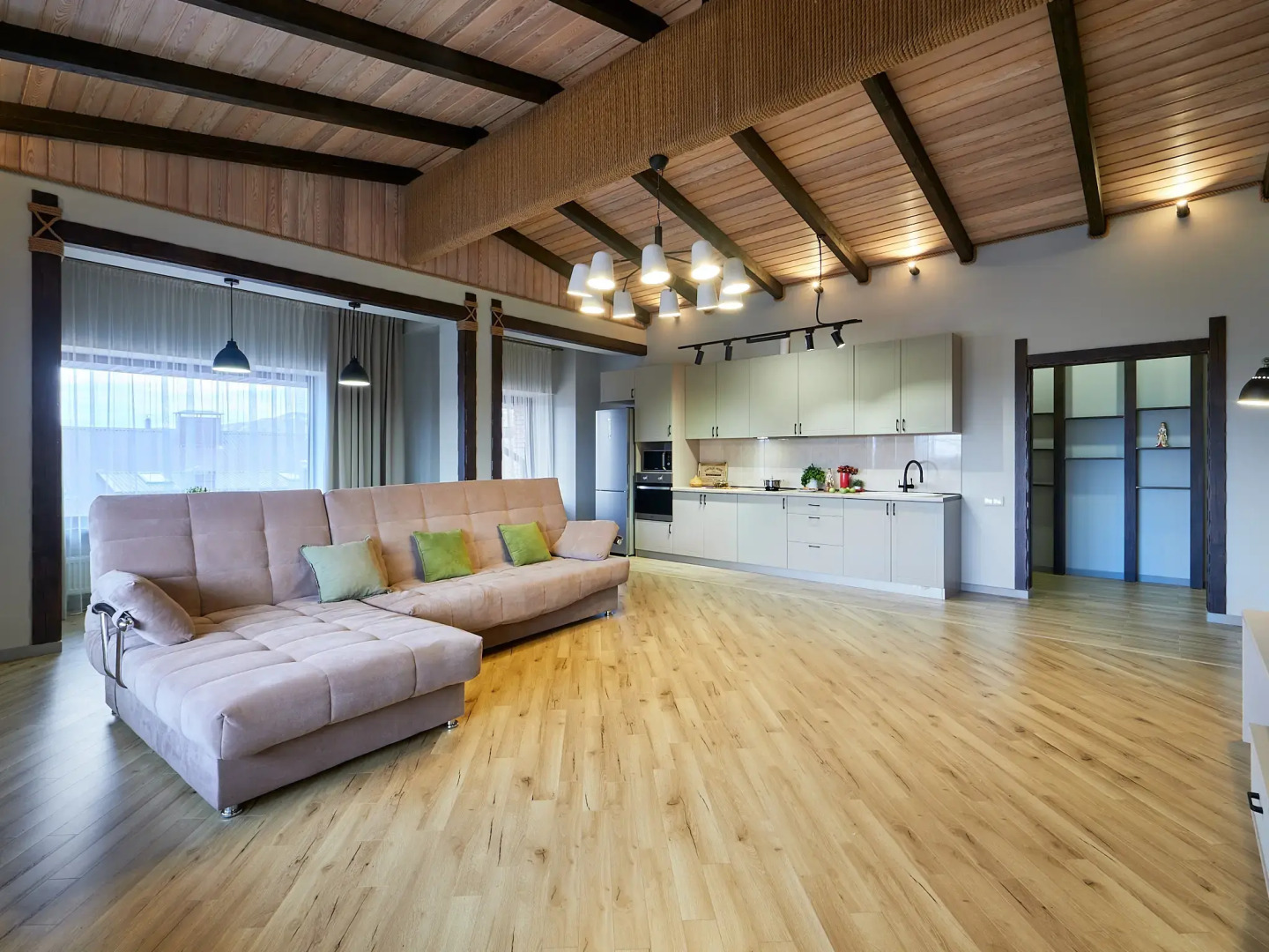 Апартаменты Миндаль Ирины Савельевой В центре у Каскадной лестницы и входа в Национальный парк