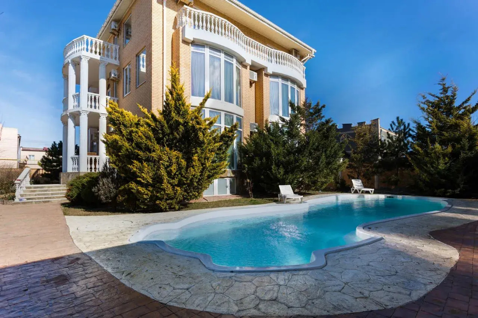 Вилла Аврора