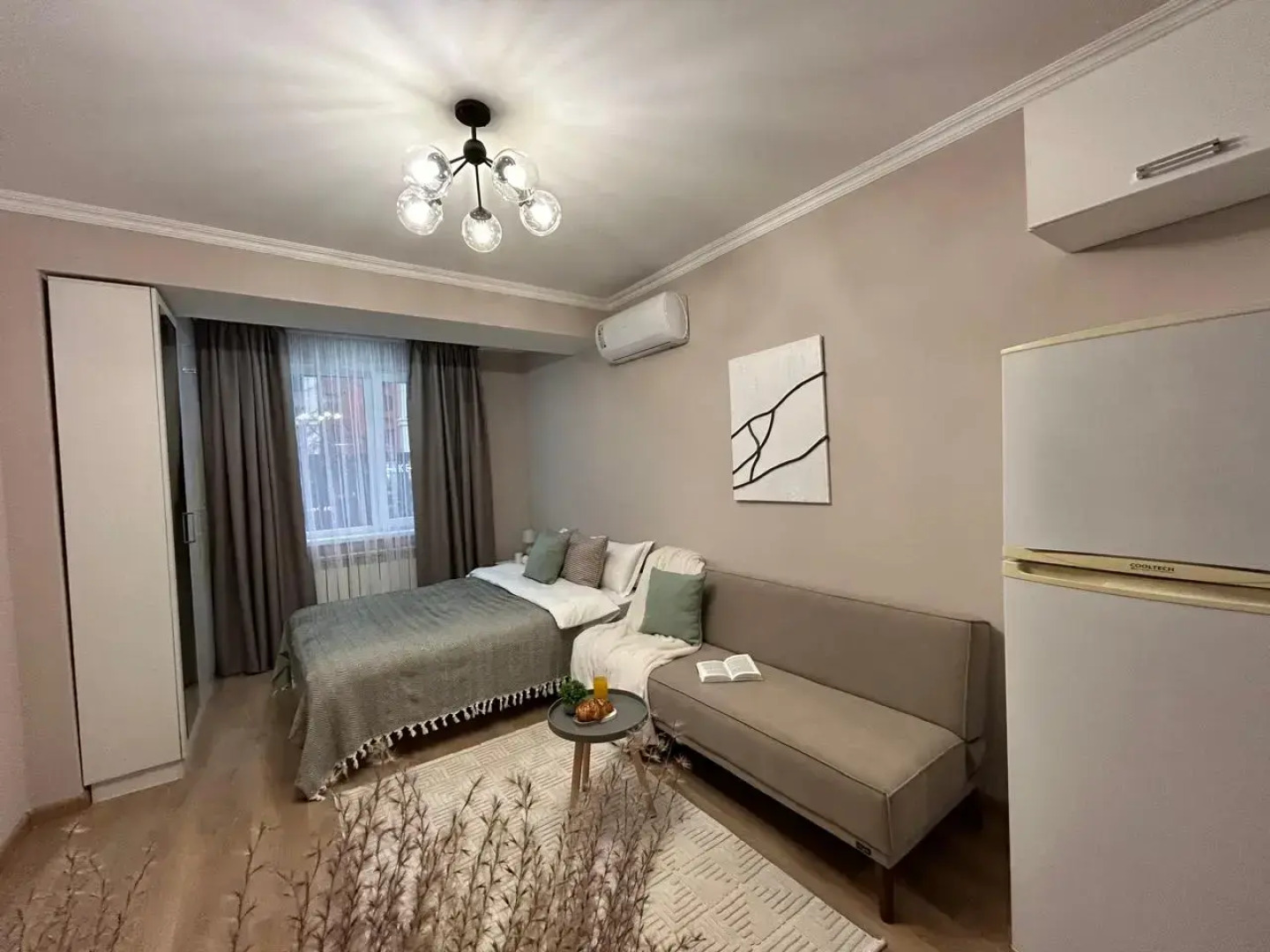 Апартаменты Нежная и уютная студия Кашемир в сердце города