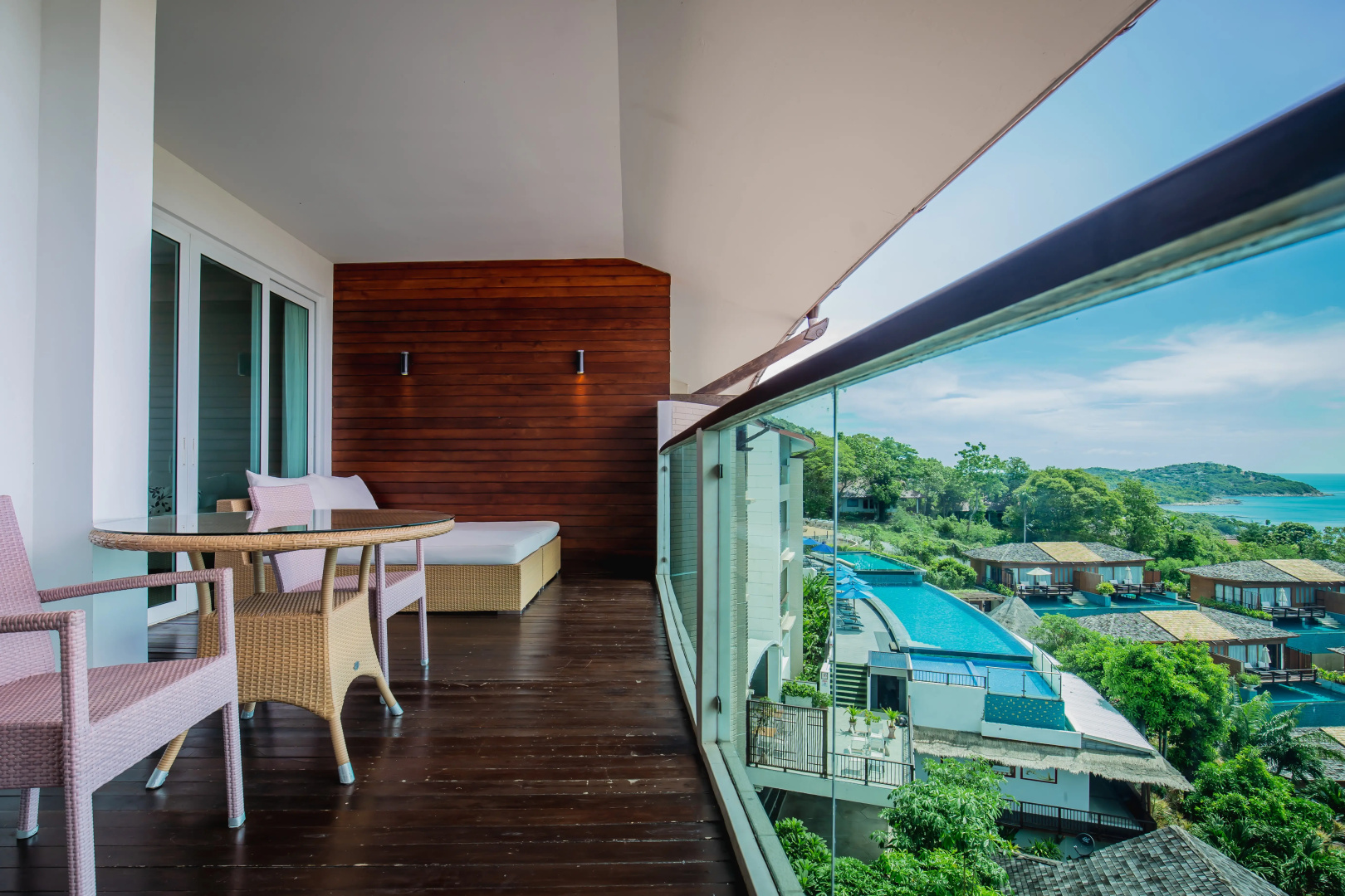 Отель KC Resort & Over Water Villas