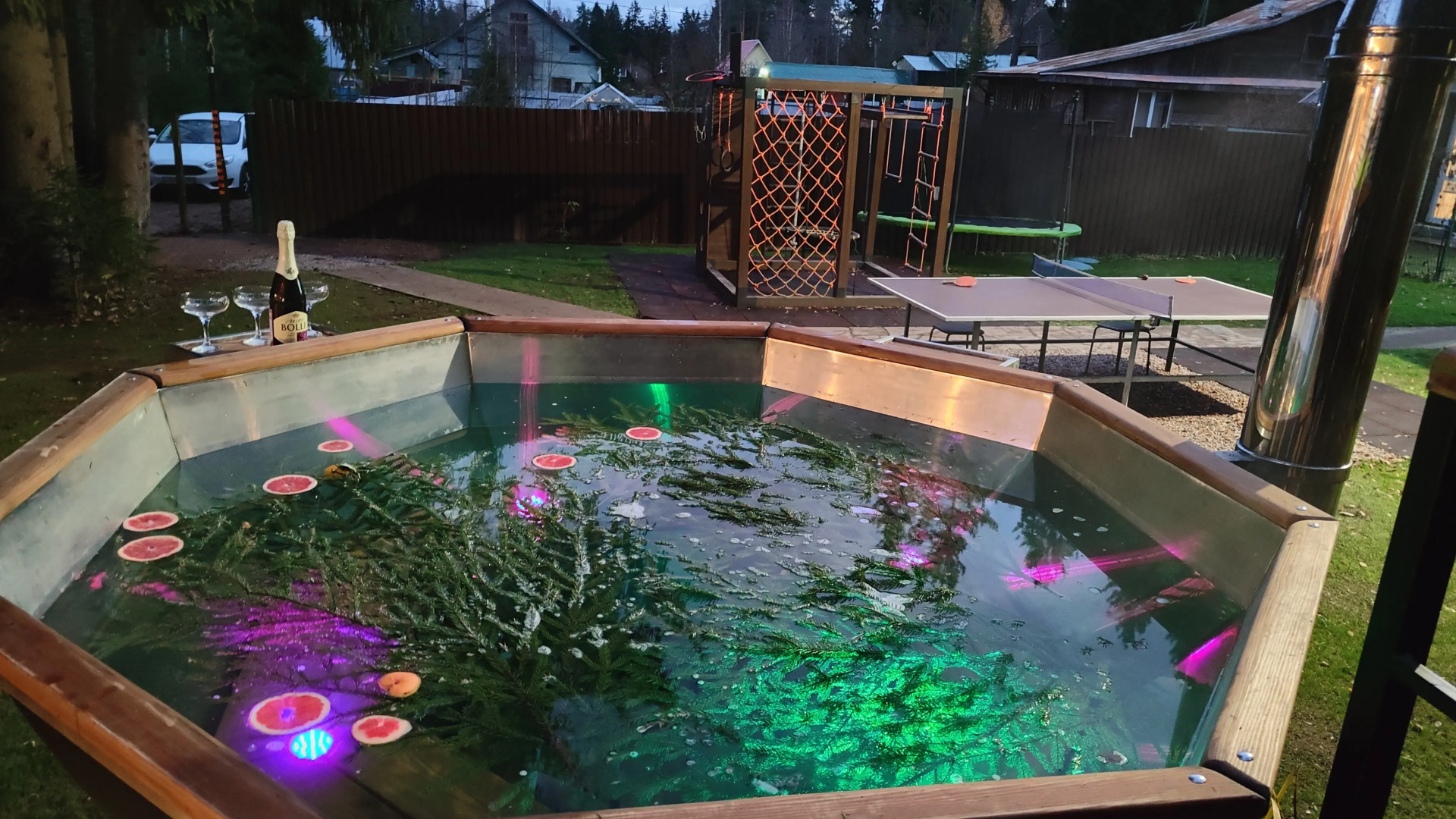 Частный дом Lux 130 кв.м в сосновом лесу на берегу озера в Рощино