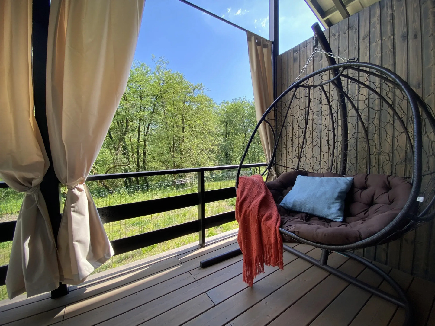 Частный дом с террасой