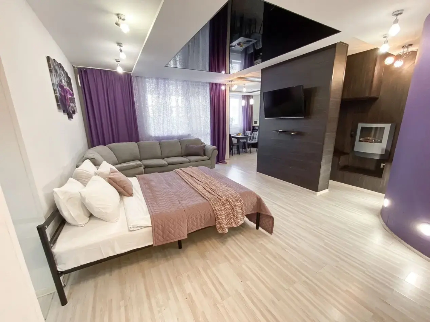 Апартаменты семейные с камином у ТЦ Аквамолл