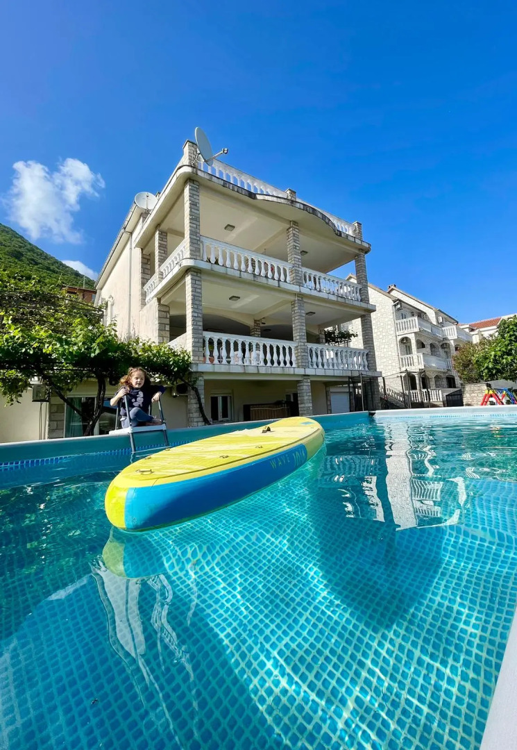 Апарт-отель Family House with pool & sea view