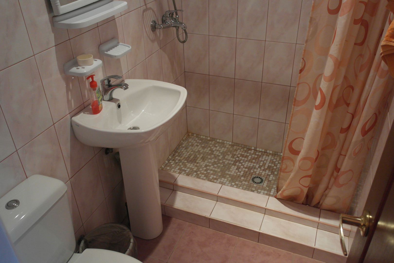 Отель Дронго