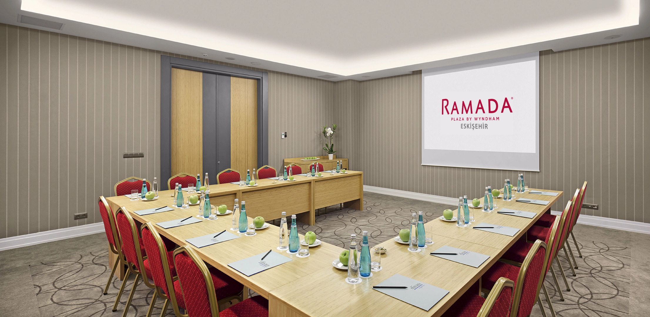 Отель Ramada Plaza by Wyndham Eskisehir